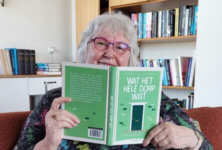 Hanneke de Jong: Eén verhaal, twee titels, in twee talen